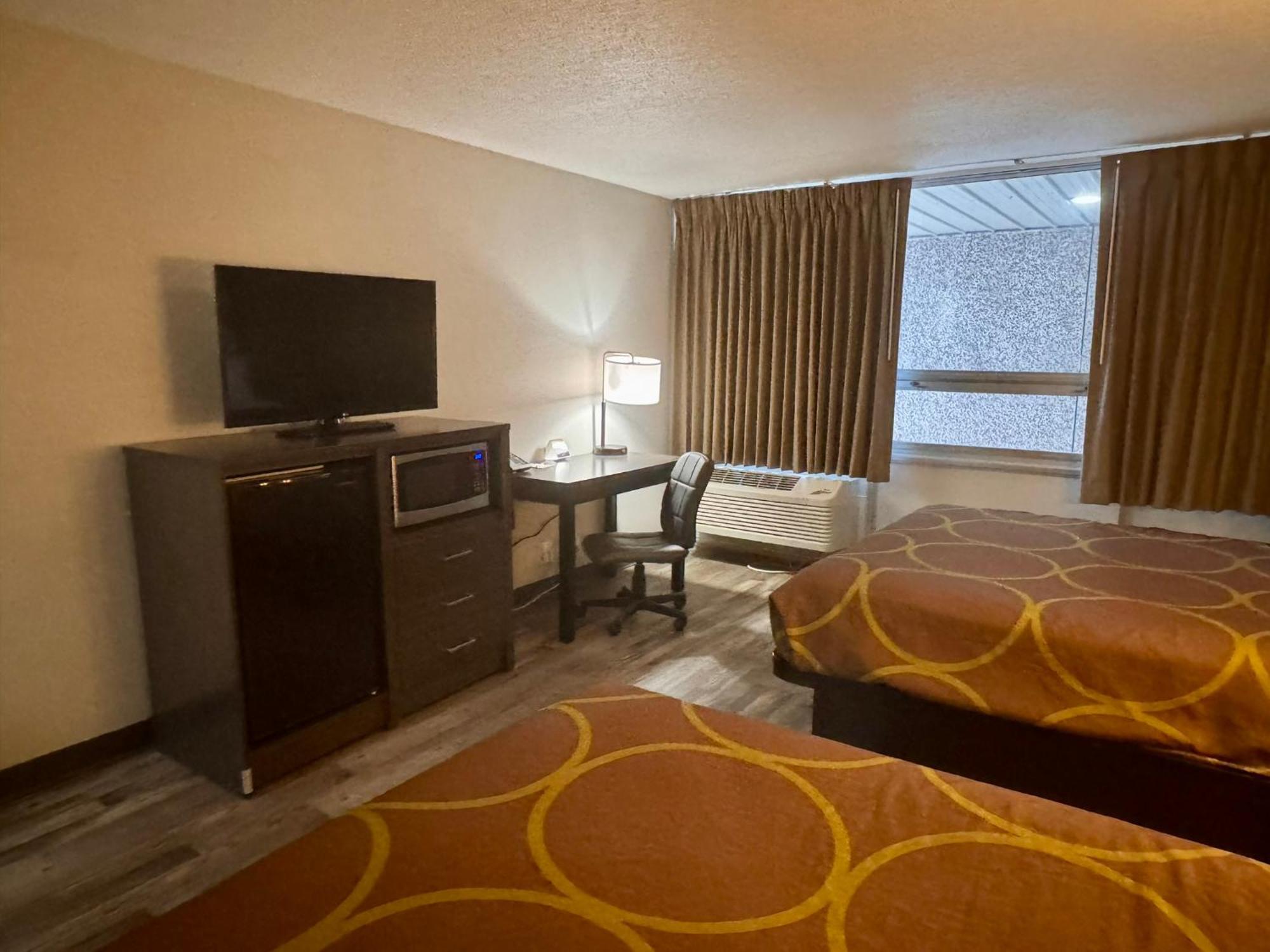 Super 8 By Wyndham Great Falls City Center Exterior photo