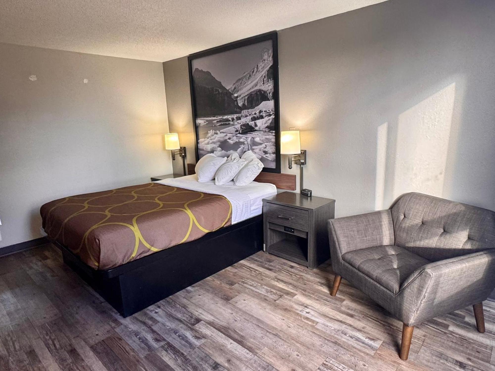 Super 8 By Wyndham Great Falls City Center Exterior photo